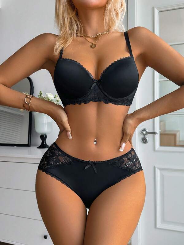 DelicateAllure Lace Underwire Set